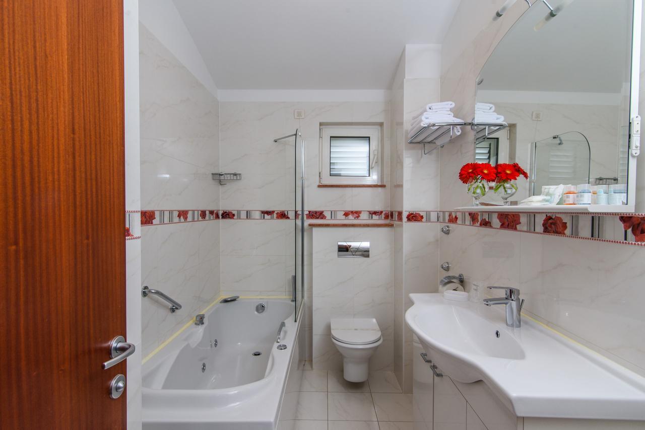 Villa Mediterana Seget Vranjica Εξωτερικό φωτογραφία
